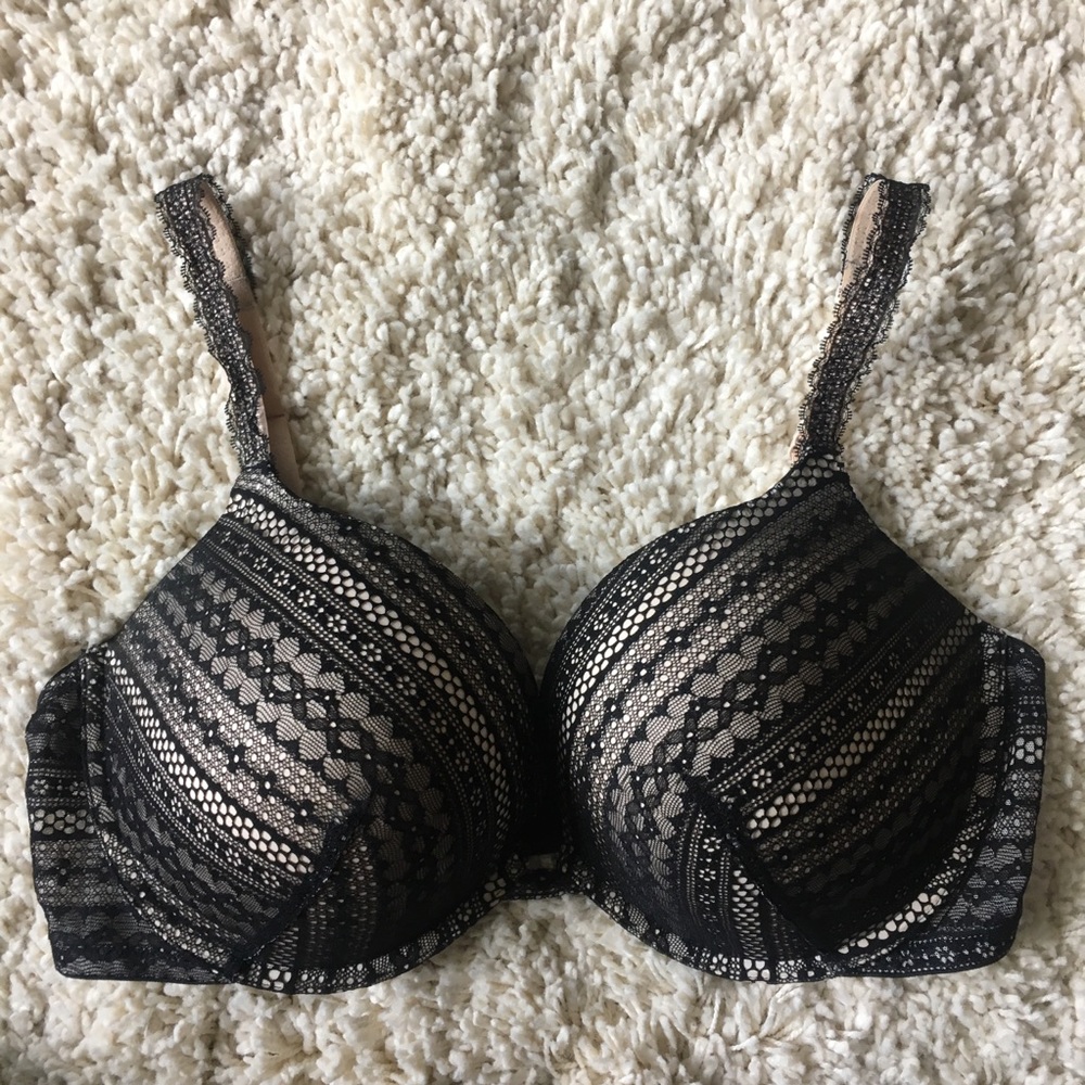 VICTORIAS SECRET BRA